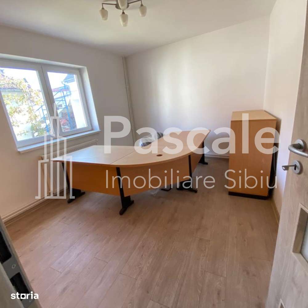 Proprietate versatilă de vânzare – ideală pentru locuință și afacere!-10