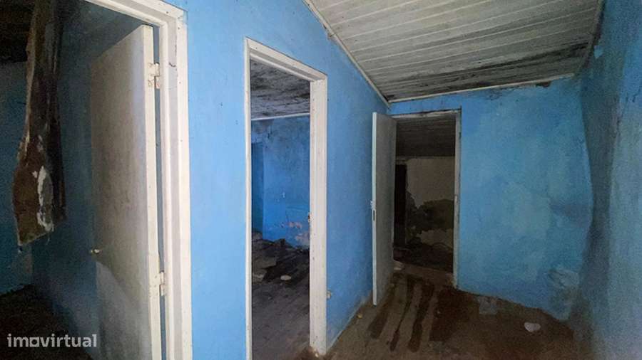 Moradia, logradouro, anexo, para recuperar, aldeia Famões, Bombarral-11