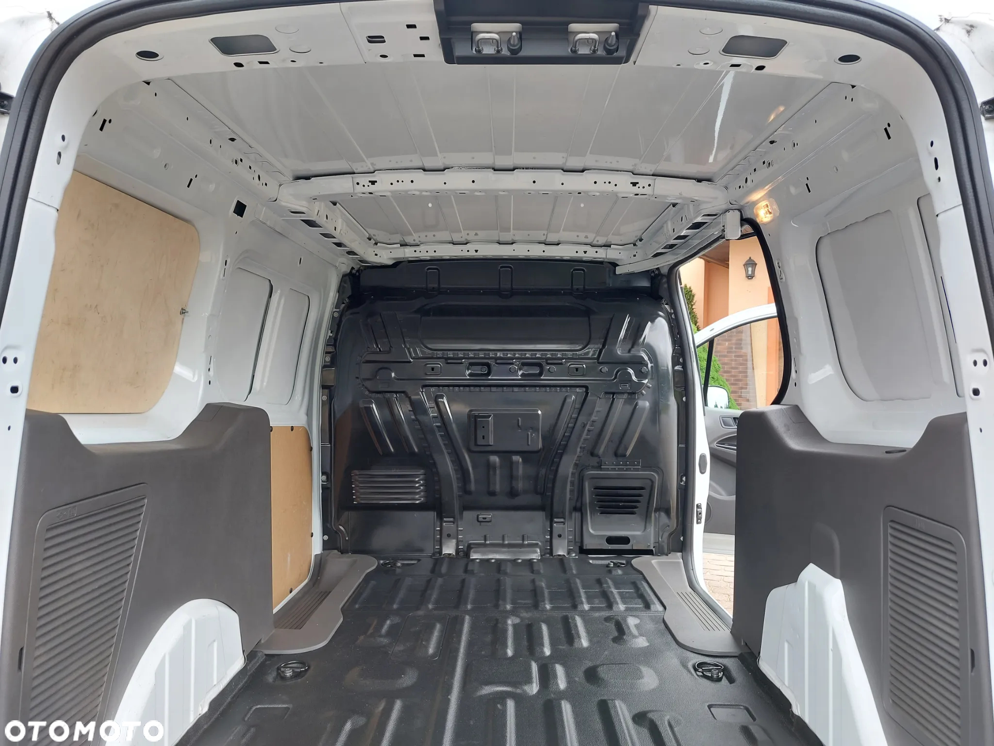 Ford Transit Connect - 25