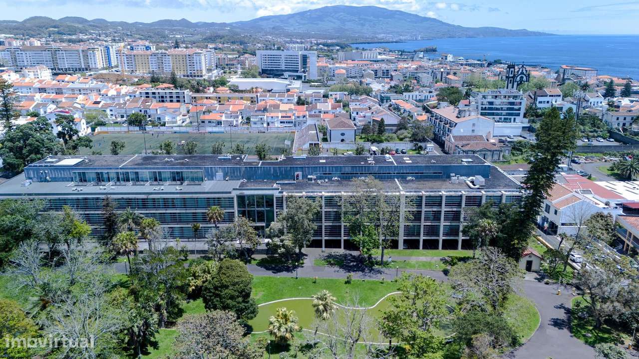 T1 com pátio privativo em São Pedro - Ponta Delgada-32