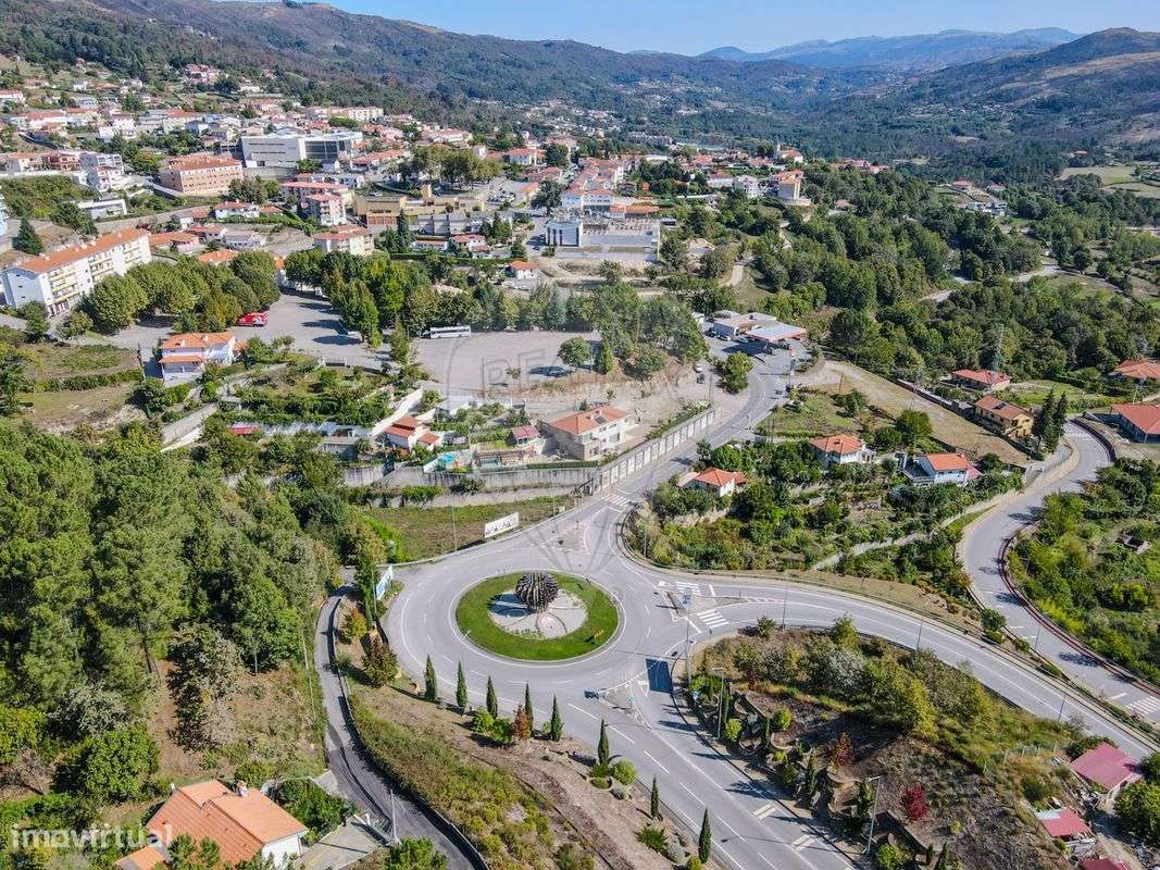 Moradia T4 para venda - Grande imagem: 2/49