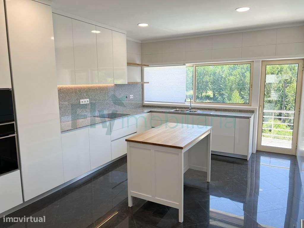 Moradia T4 com piscina em Fermentões, Guimarães - Grande imagem: 5/27