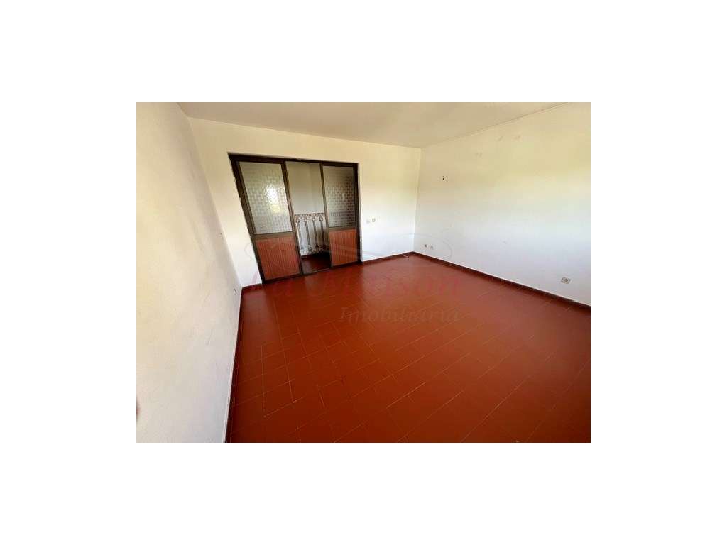 Excelente Apartamento T3 em Casal de Cambra-3