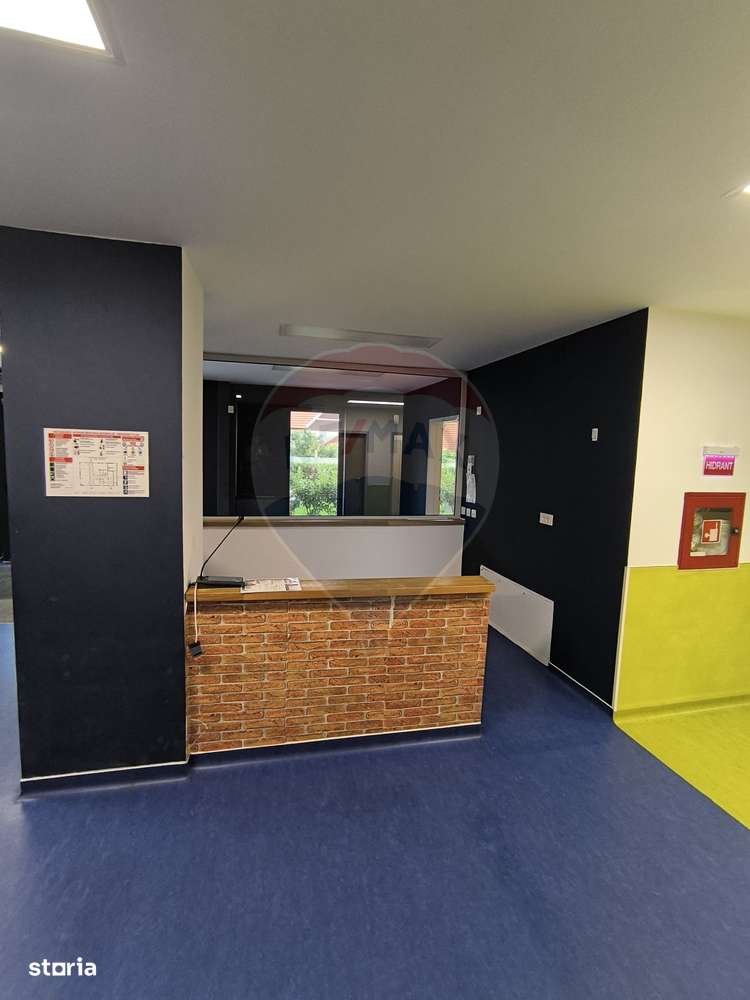 Spațiu comercial de vanzare-5