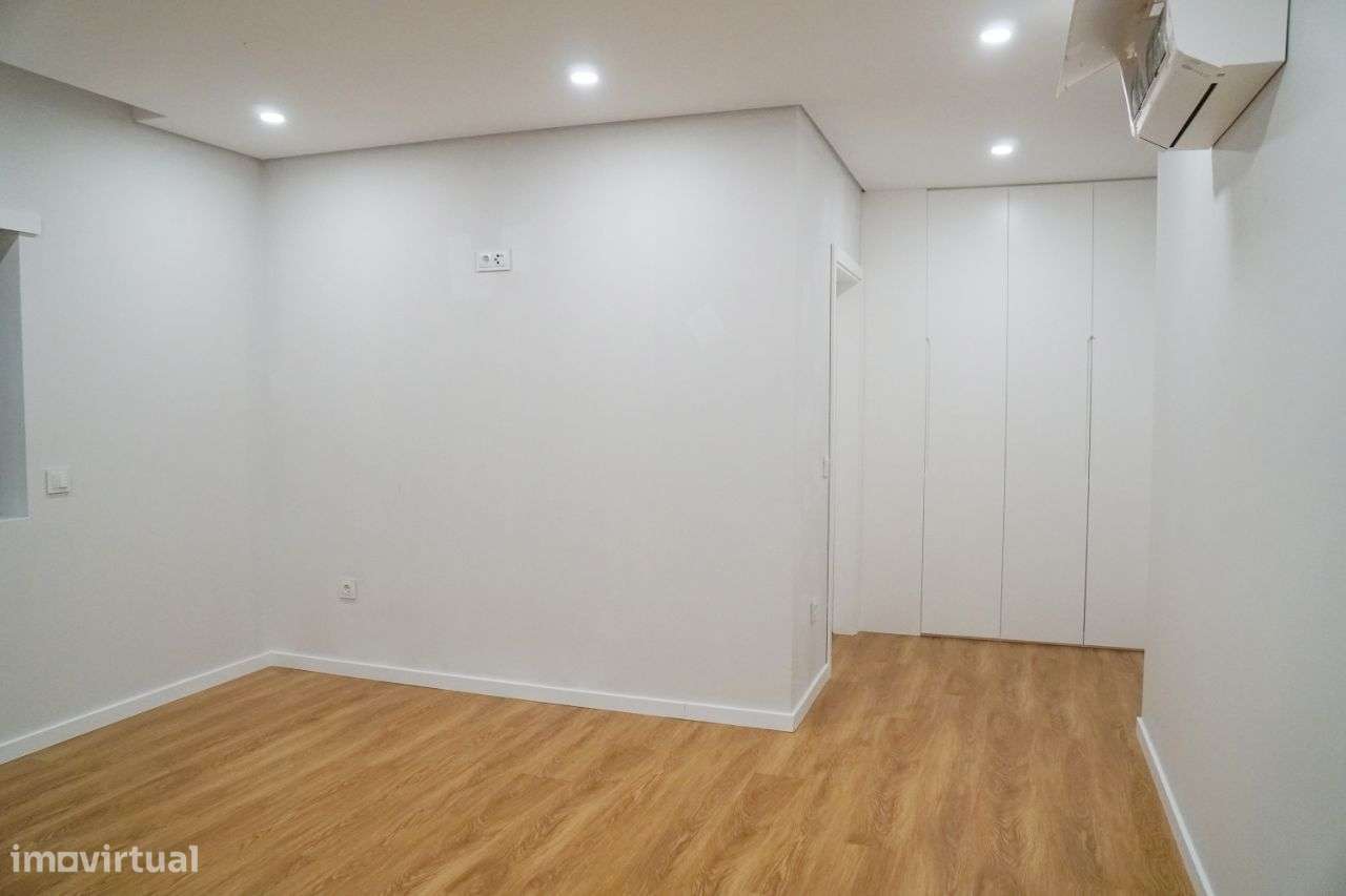APARTAMENTO T4+1 no CENTRO de Oliveira de Azeméis-16