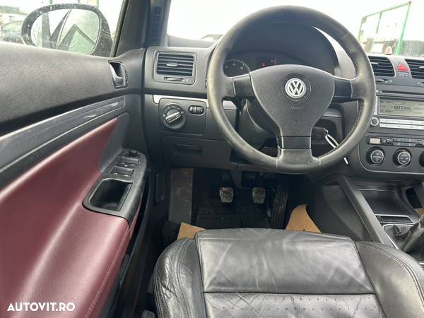 Volkswagen Golf - 3