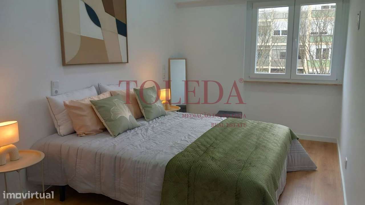 T3 com Varanda Remodelado em Benfica-7