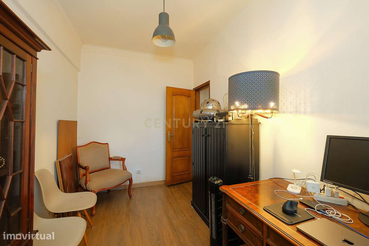 Apartamento T3  remodelado no Pragal-16