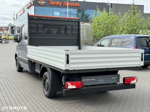 Mercedes-Benz Sprinter - 5