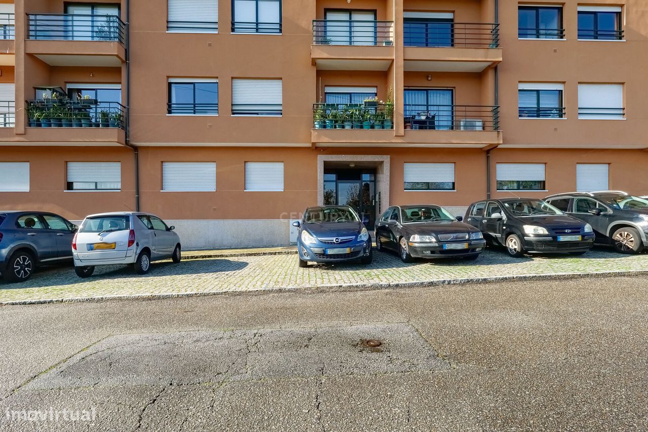 Apartamento T3 no centro de Grijó - Grande imagem: 1/25