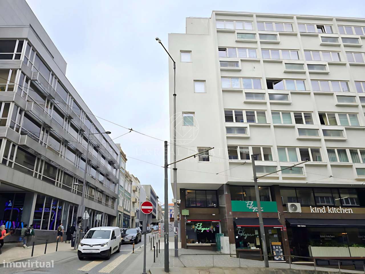 Apartamento T0 , novo, inserido em um edifício totalmente remodelado n-2