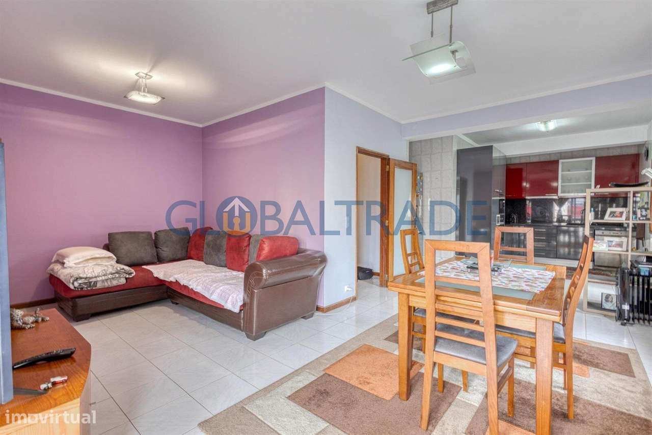 Apartamento T2 em Baguim do Monte-1