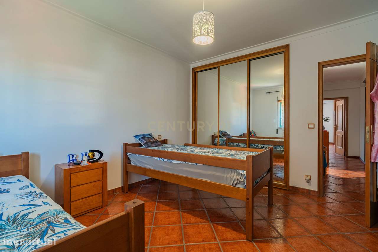Moradia T3 com piscina em Marinha Grande, Leiria-14