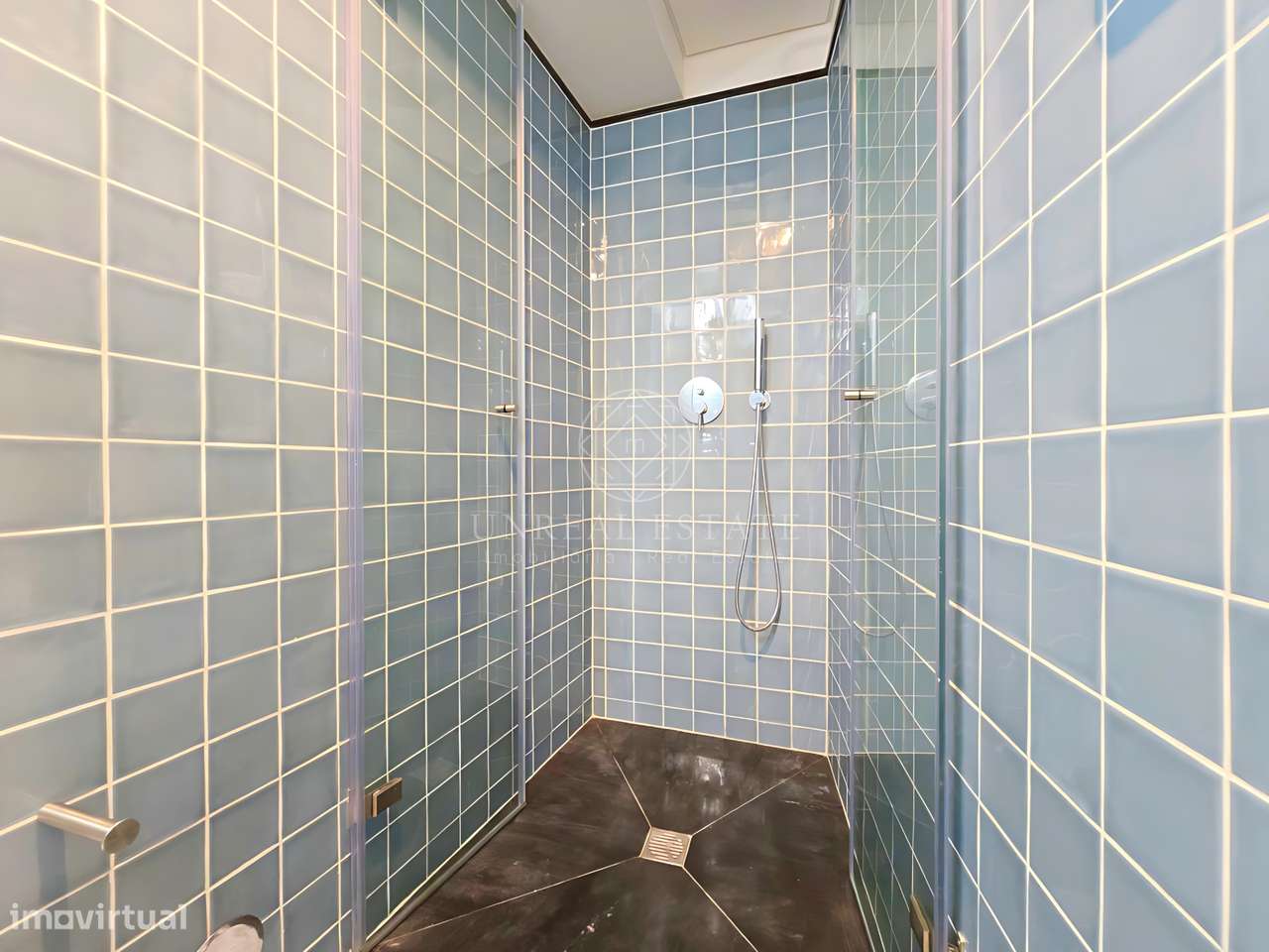 Apartamento T0+1 , novo, inserido em um edifício totalmente remodelado-22