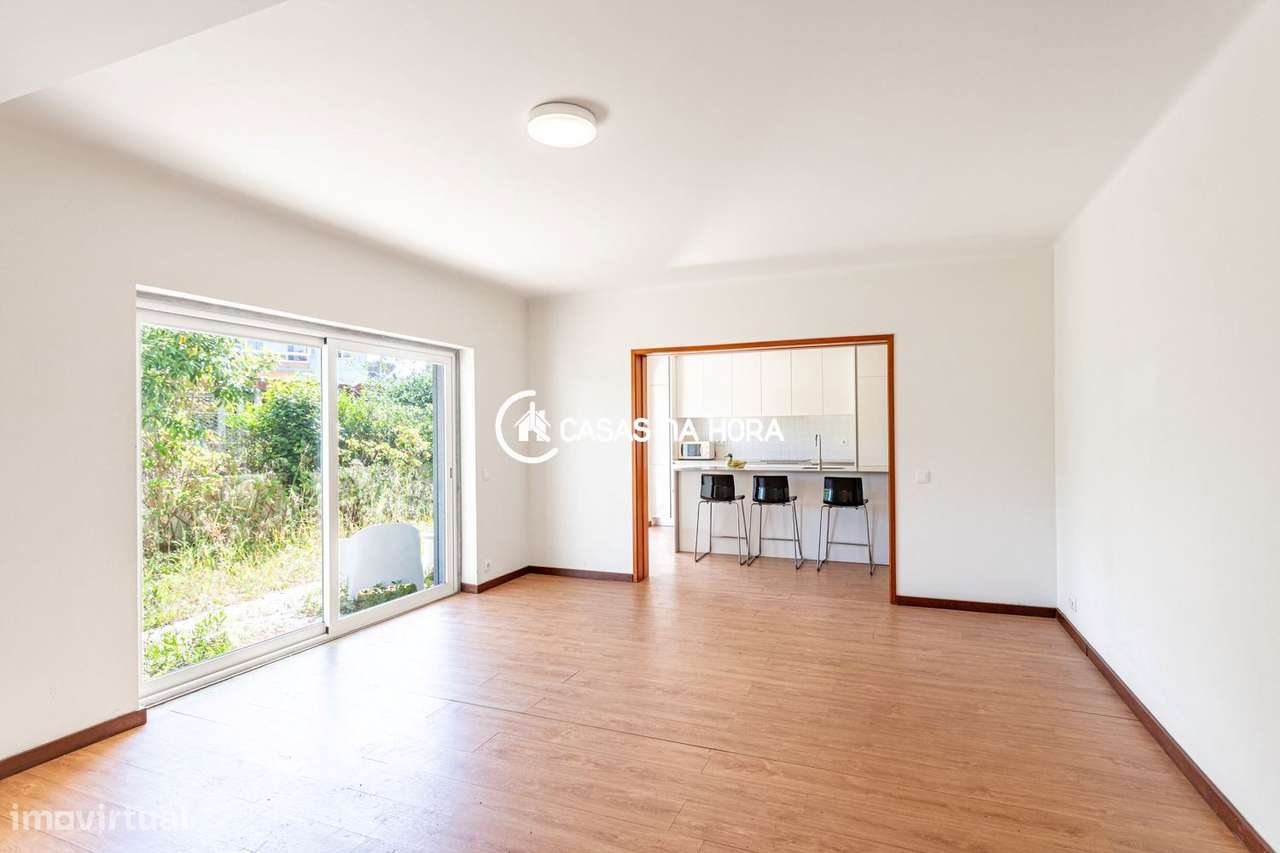 Moradia T3+T1  na Rua João das Regras, junto à Avenida de Sintra.-22