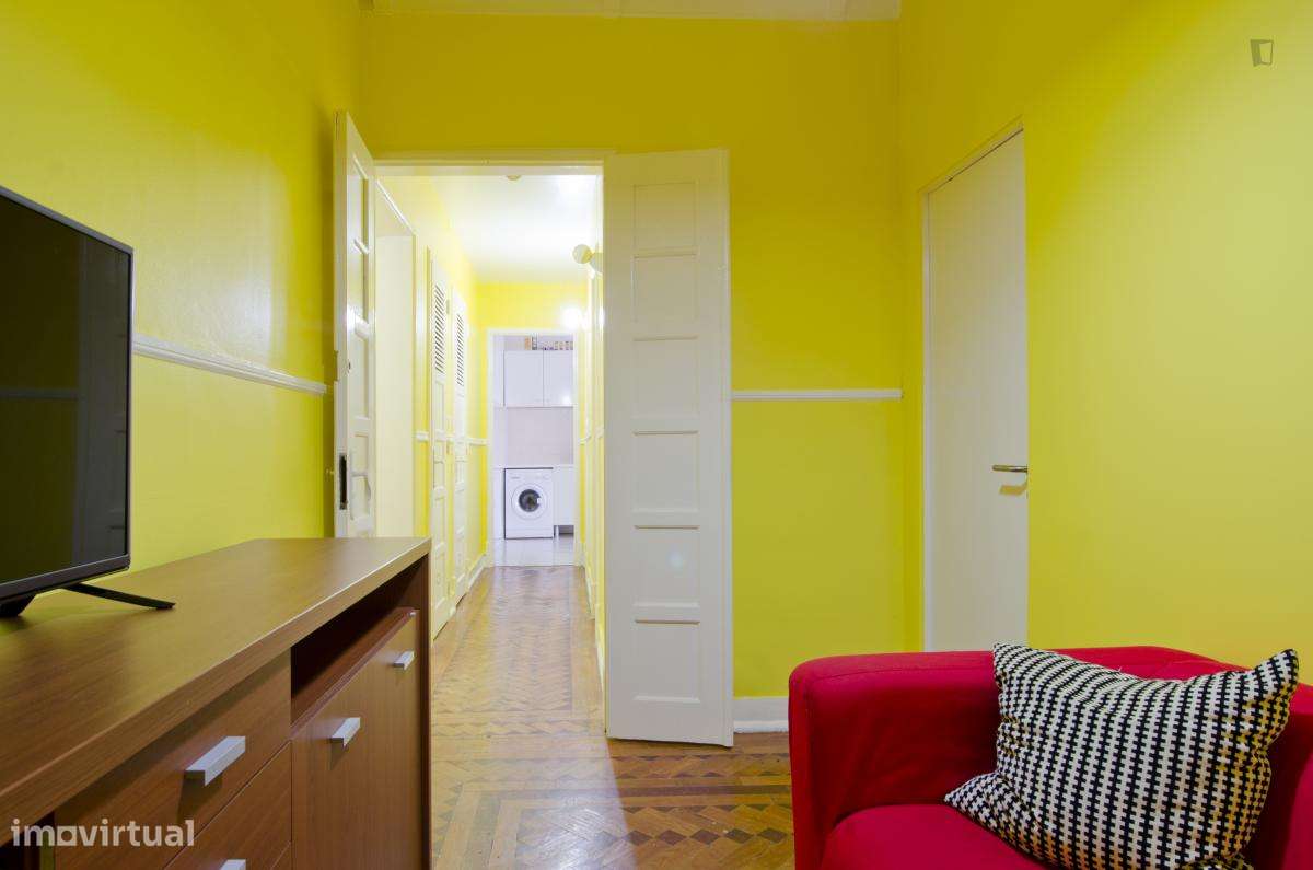 Quarto - localizado em Intendente Lisbon - Grande imagem: 5/19