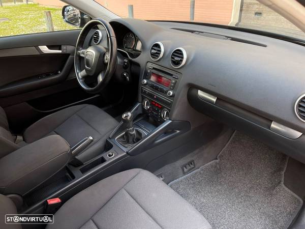 Audi A3 Sportback 1.6 TDI Attraction Special Edition - 9