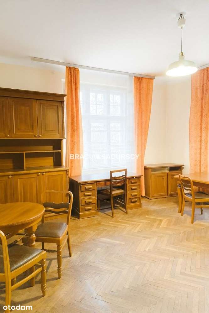 Klimatyczne mieszkanie 80m2 przy Wawelu-8