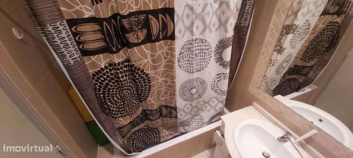 Quarto - localizado em Amadora Lisbon - Grande imagem: 5/18