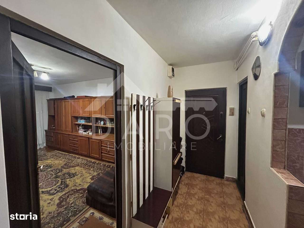 Vând apartament cu 3 camere — fotografia 1