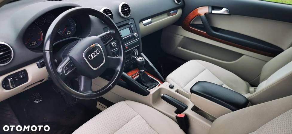 Audi A3 1.6 TDI DPF Attraction - 10