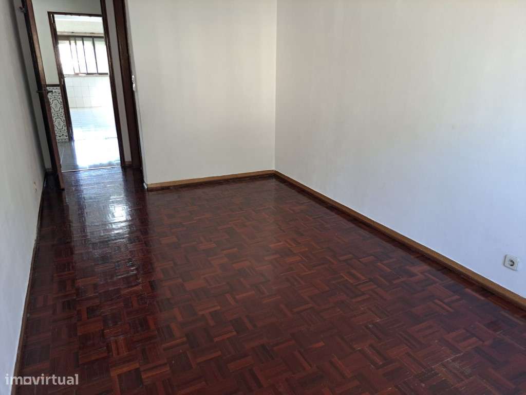 Apartamento T3 com garagem box-10