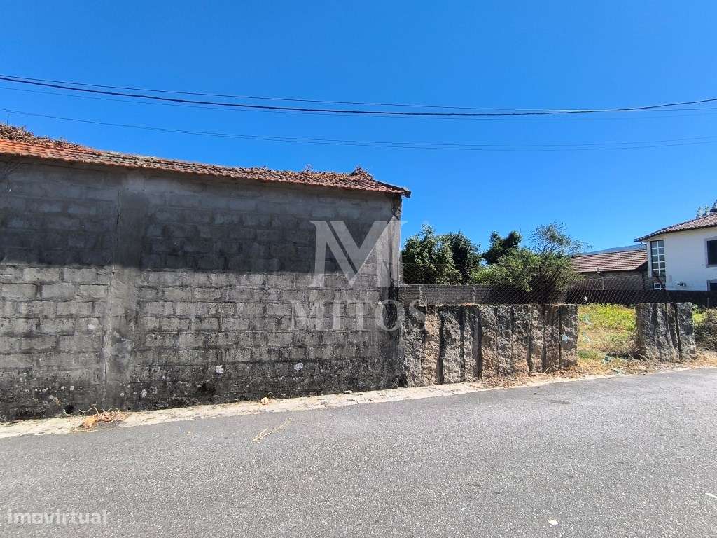 Terreno em zona de construção para venda em Arão - Valença-9