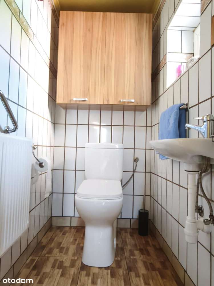 Solidnie zbudowany dom w dobrej lokalizacji.-18