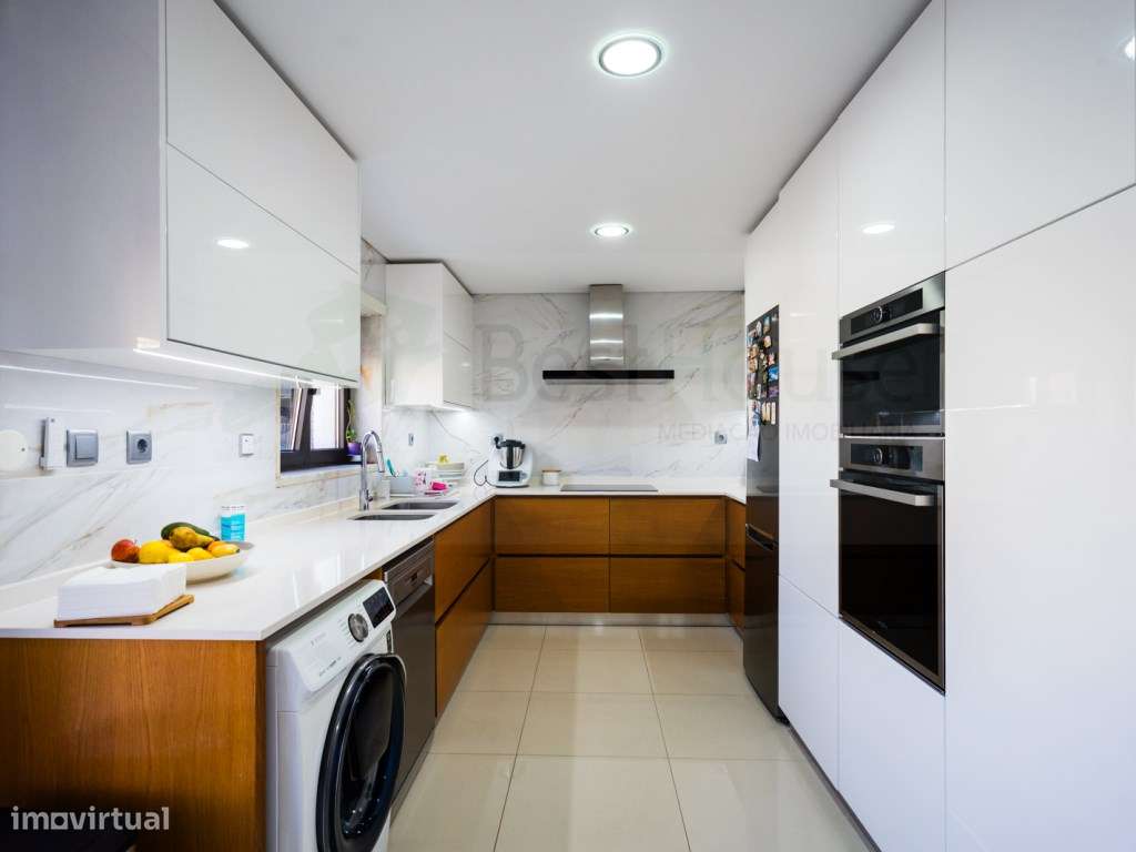 T3 Queluz - Centro com Garagem para 3 carros , suite e terraço. - Grande imagem: 5/34