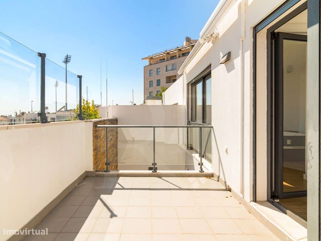 Moradia T3 com terraço e logradouro no Restelo, junto ao Mosteiro d...-5