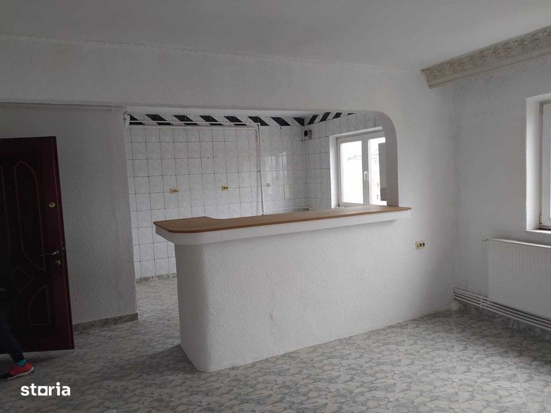 Apartament 3 camere decomandat 4/4 cu acoperis 62 mp