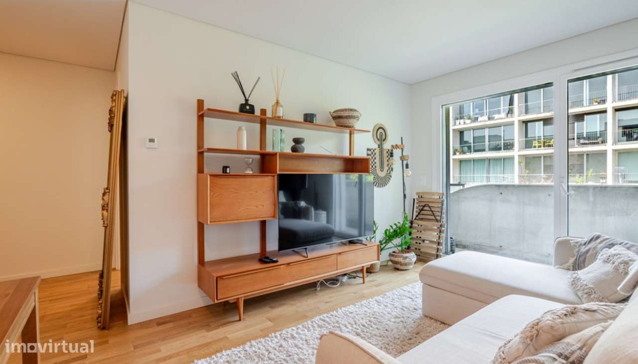 Apartamento T1 com varanda em Lordelo do Ouro no Porto-5