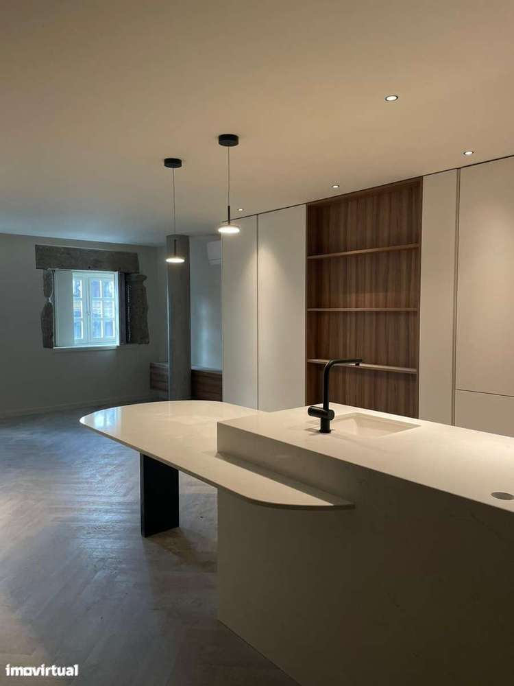 NOVO- Arco da Porta Nova | T2 Novo  |  Equipado-2 suites - Negociável - Grande imagem: 2/40