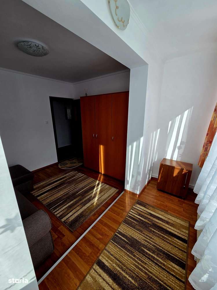 Apartament de vanzare 3 camere-0