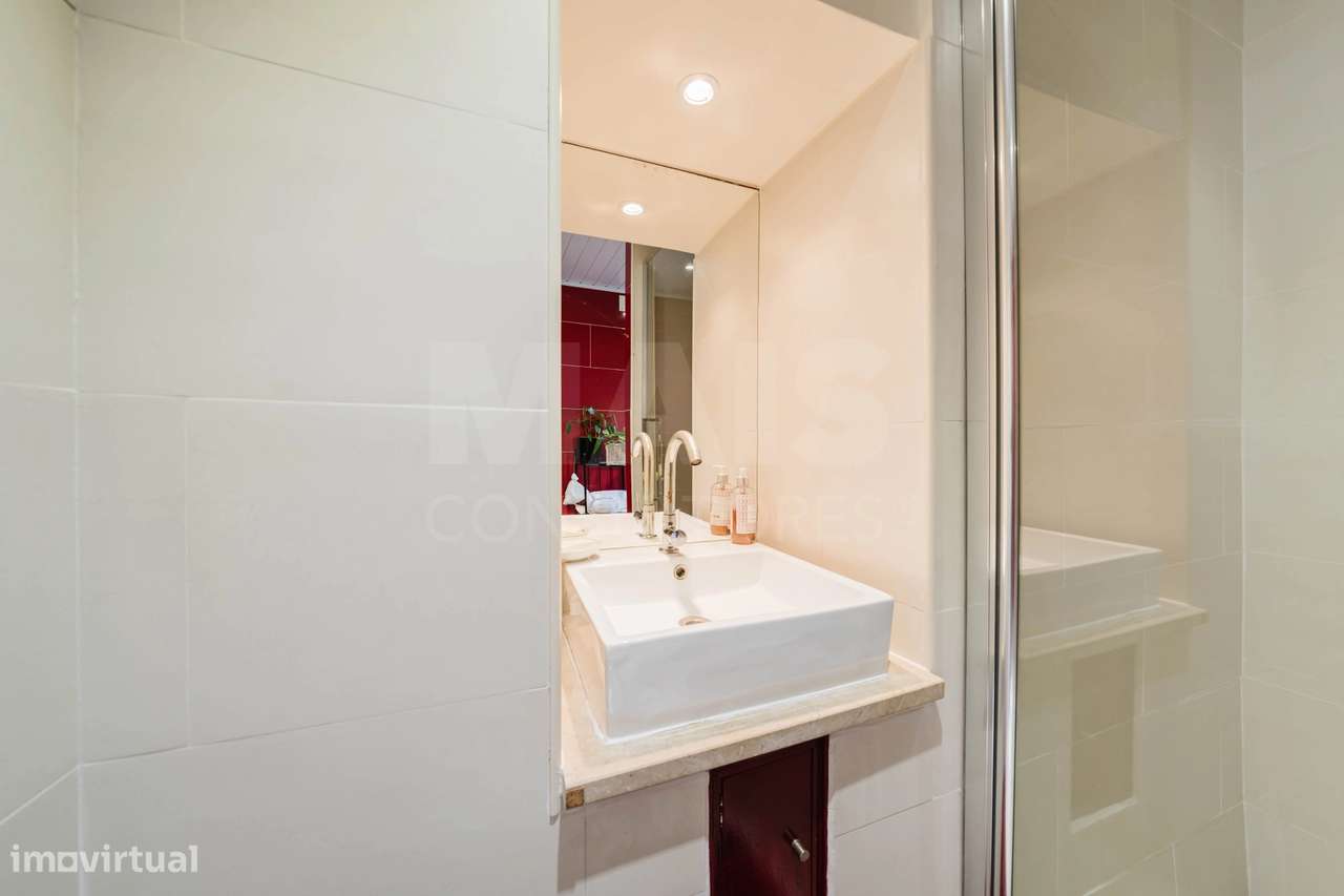 Moradia dentro das muralhas do Castelo de Óbidos - Grande imagem: 4/47