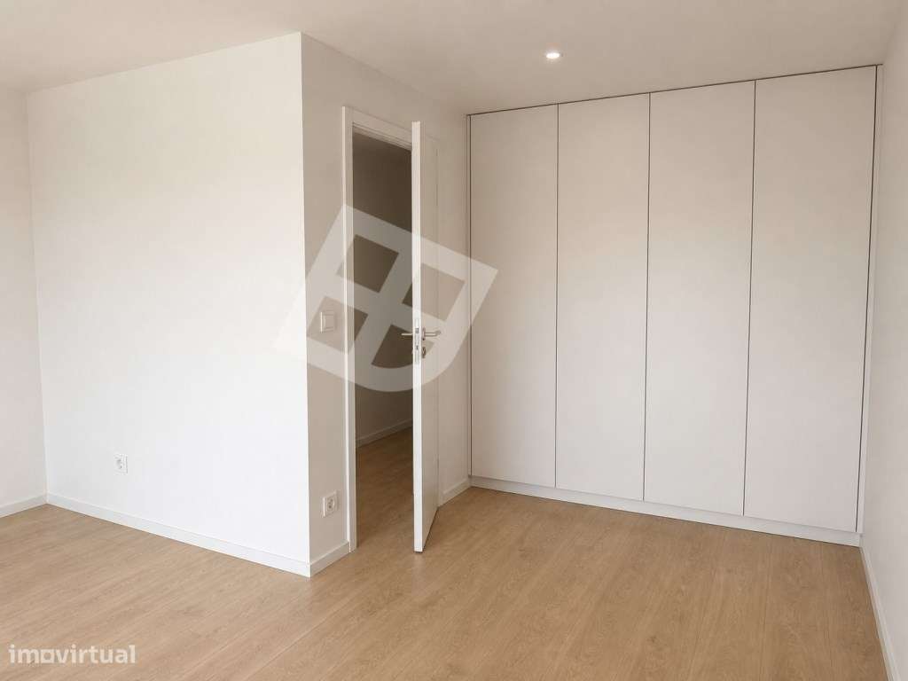 Moradia T5 próxima às Praias Conforto, Espaço e Qualidade de Vida-12