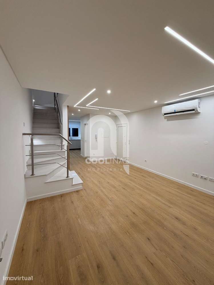 Moradia T3 na Quinta do Conde – Conforto, Modernidade e Tranquilidade - Grande imagem: 4/43