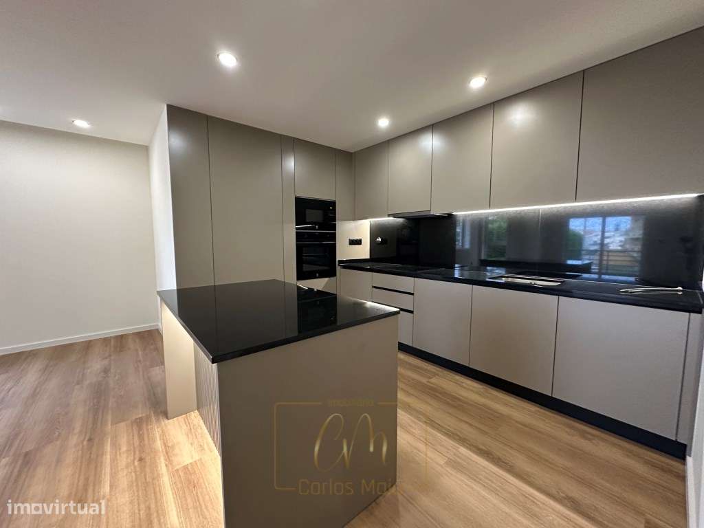 Apartamento T3 c/lugar de garagem-1