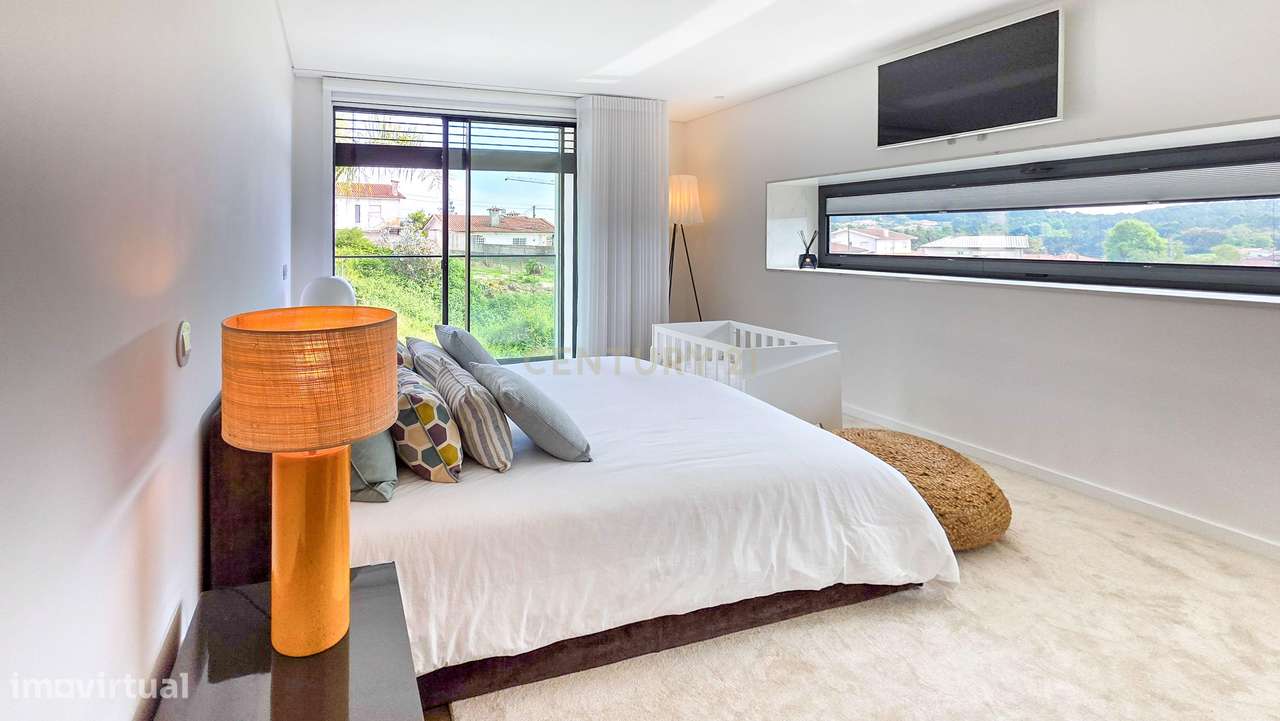 Moradia Contemporânea T4 com Piscina | Arquitetura Premium | Brufe, Vi-11