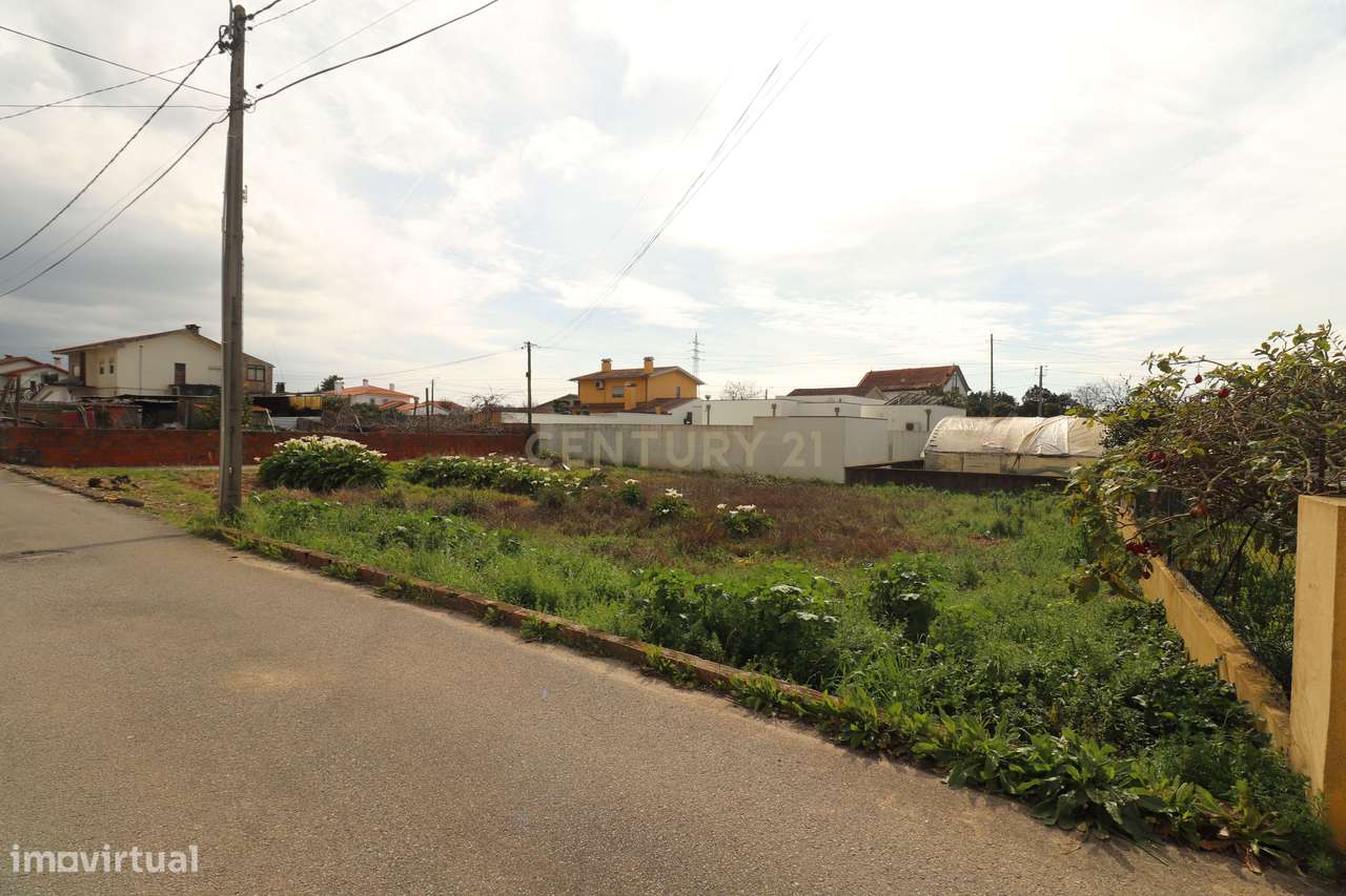 Terreno á venda na Rua das Arroteias em Avanca - Grande imagem: 4/17