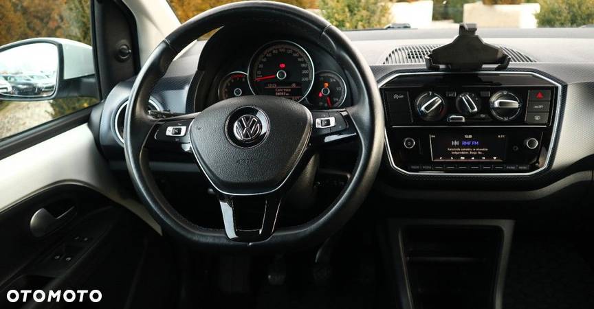 Volkswagen up! - 12