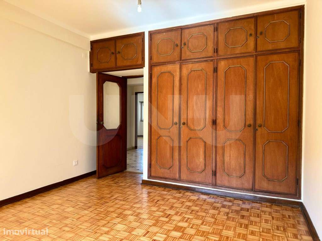 T4+2 com Varanda Panorâmica e Garagem Ampla - Conforto, Espaço e Ve...-11