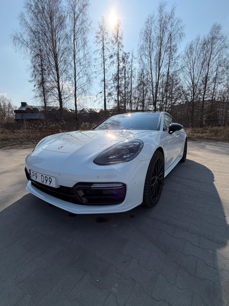 Porsche Panamera Turbo S 2021