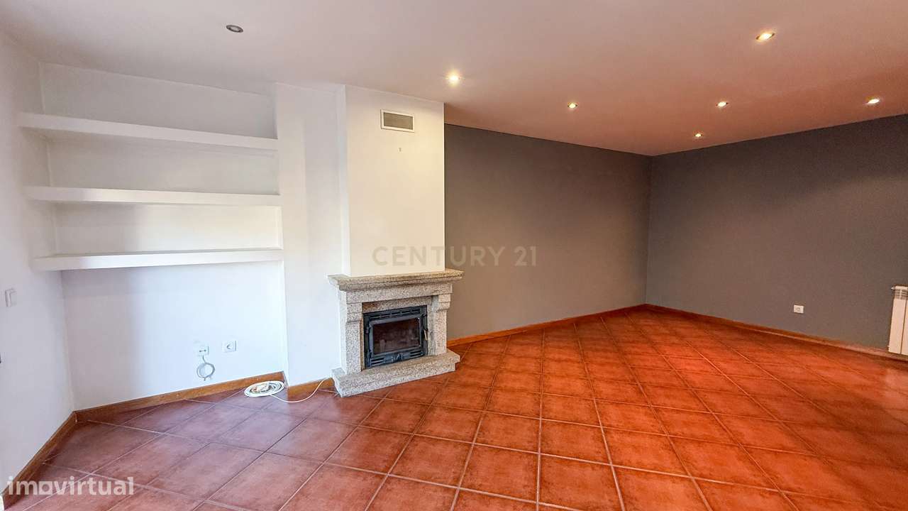 Apartamento T3 no centro de Viseu-4