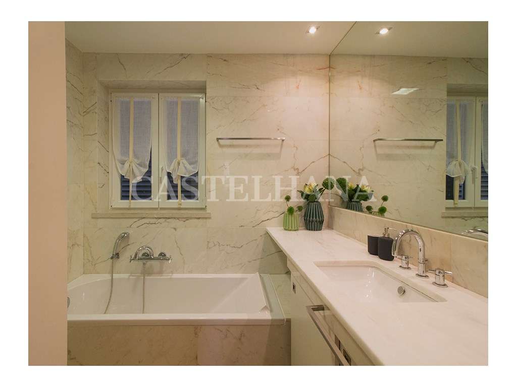 Moradia T3 entre o Principe Real e a Avenida da Liberdade com estac...-12