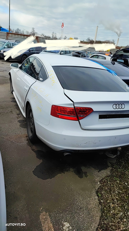 Dezmembram Audi a5 2.0 tfsi 165.000 km - 2