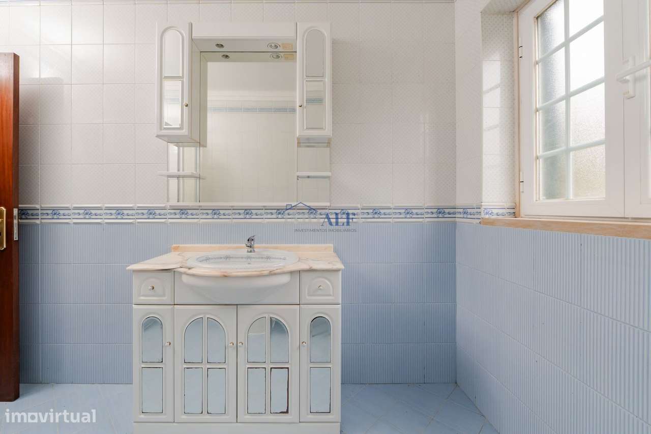 Moradia T7 com terreno perto de Vila Franca de Xira-8