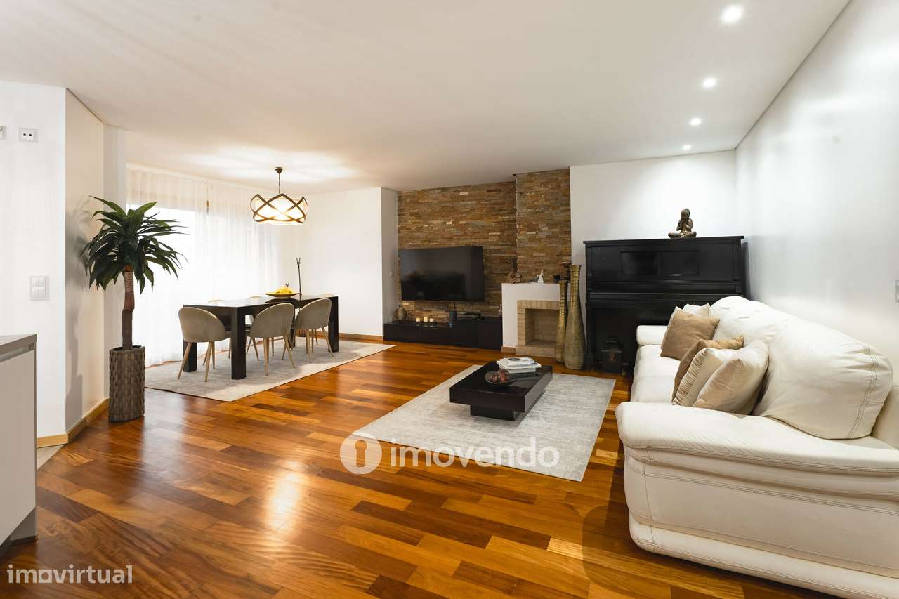 Apartamento T3 com estacionamento, a 100m da praia, na Lavra - Grande imagem: 2/39