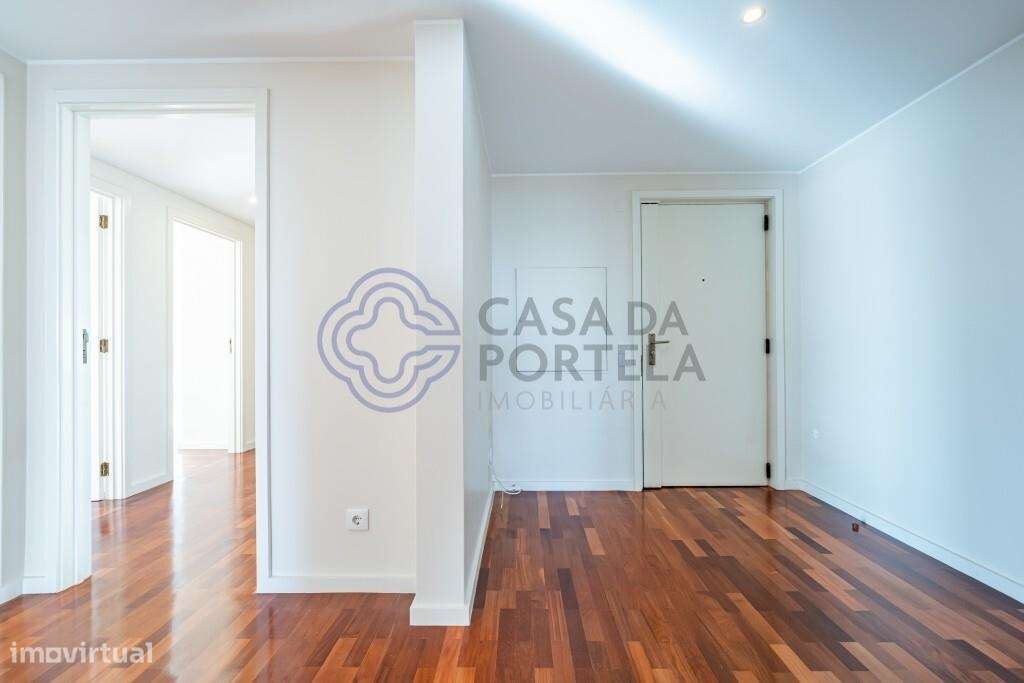 T3 Renovado na Foz Velha: Sinta o Mar e o Rio da sua Varanda - Grande imagem: 3/30