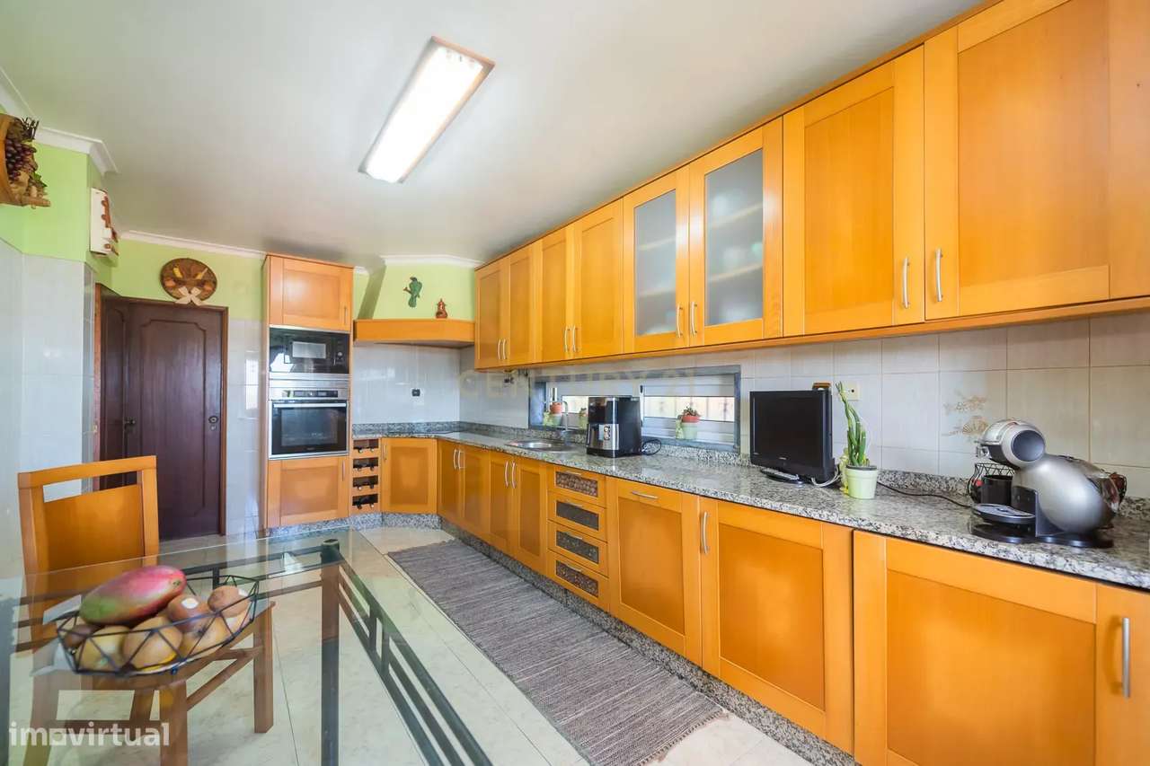 Sintra moradia T5,  lote com 360m2, garagem 65m2-22